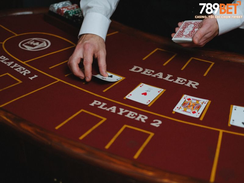 Hiểu rõ cơ chế và rủi ro của chiến thuật bẻ cầu Baccarat